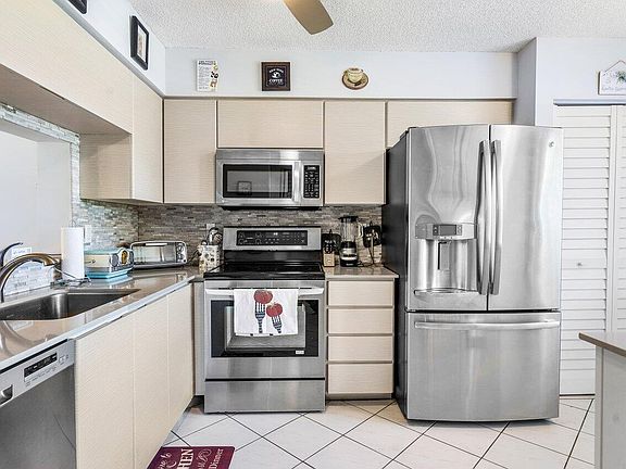 4th image of 7280 Amberly Ln APT 303