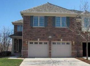 2152 Claridge Ln, Northbrook, IL 60062