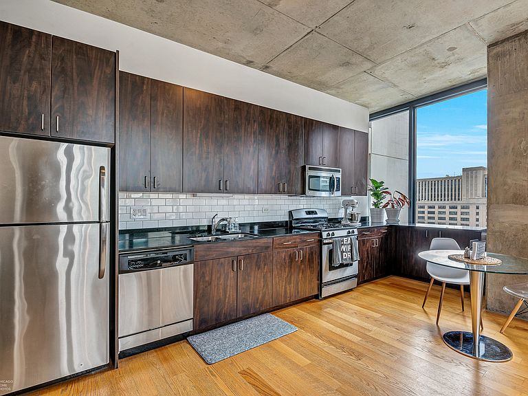 235 W Van Buren St Chicago, IL, 60607 - Apartments For Rent | Zillow