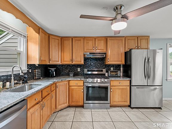 2nd image of 416 Ellis Street
