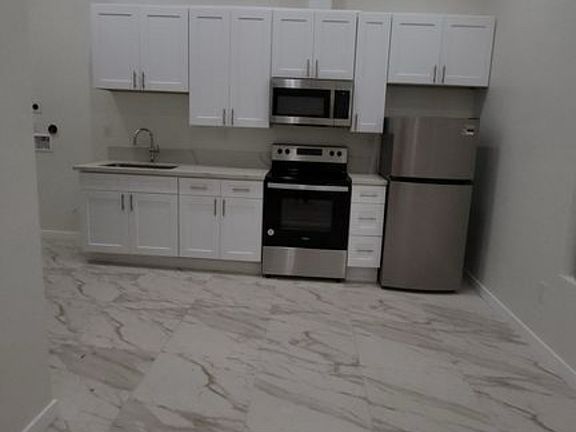 4th image of 4950 Solola Ave #4948