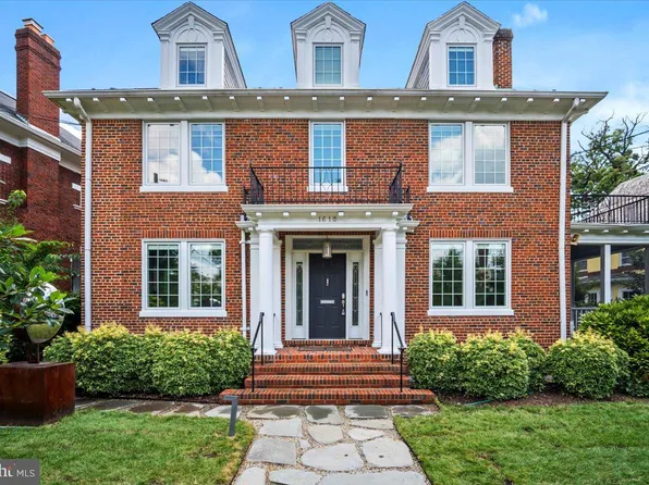 1610 Crittenden St NW, Washington, DC 20011