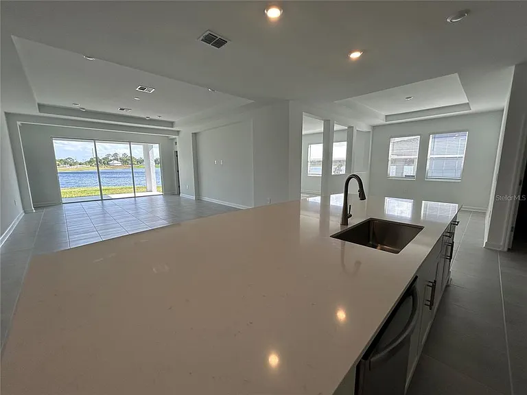 3008 Ella Way — Photo 6
