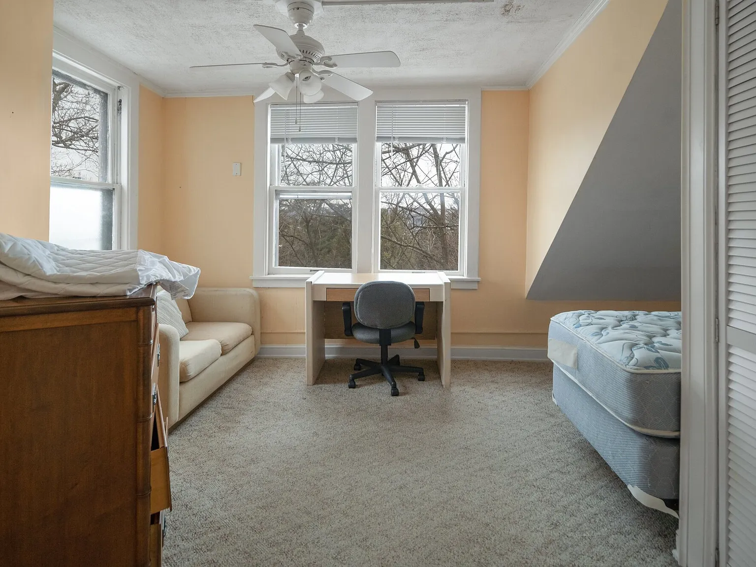 526 Stewart Ave — Photo 3