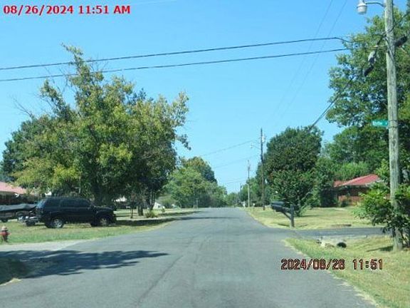 Exterior Neighborhood (street photo)