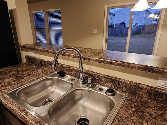 4th image of 112 Darrow Creek Dr