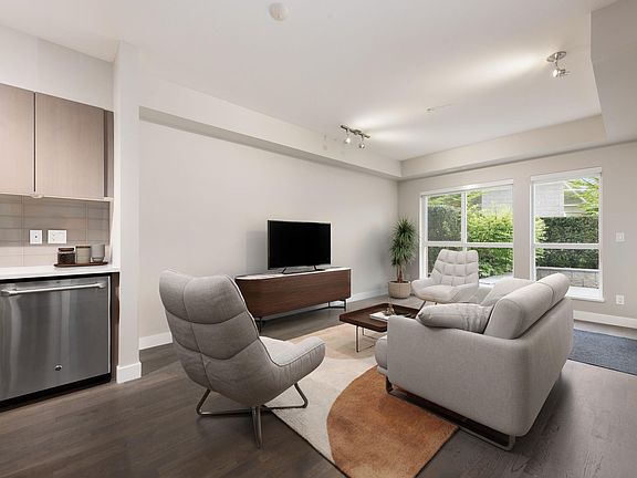 4th image of 10033 River Dr #107