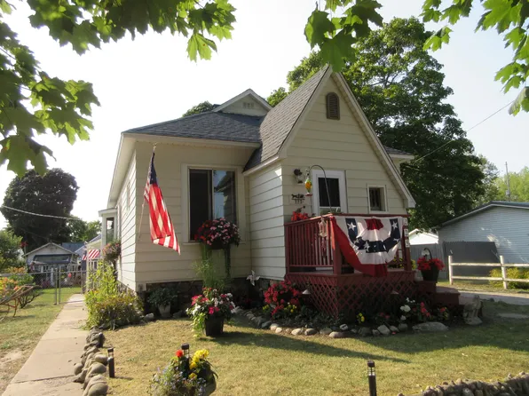 225 N Ball St, Cheboygan, MI 49721