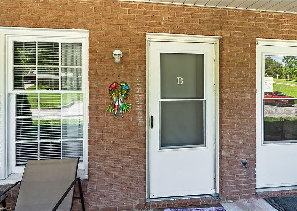 1st image of 1107 Robin Hood Rd APT B