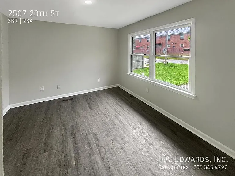 2507 20th St — Photo 13