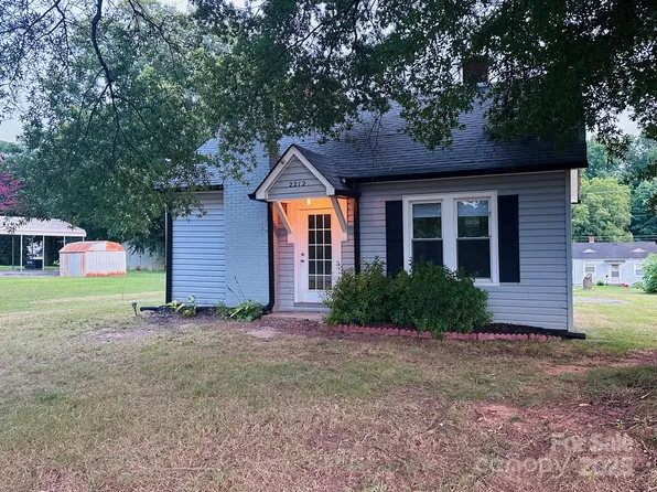 2212 16th Ave NE, Hickory, NC 28601