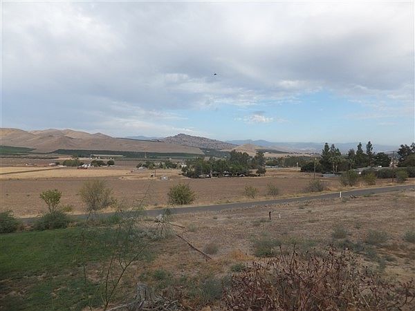 2nd image of 1411 N Scenic Dr