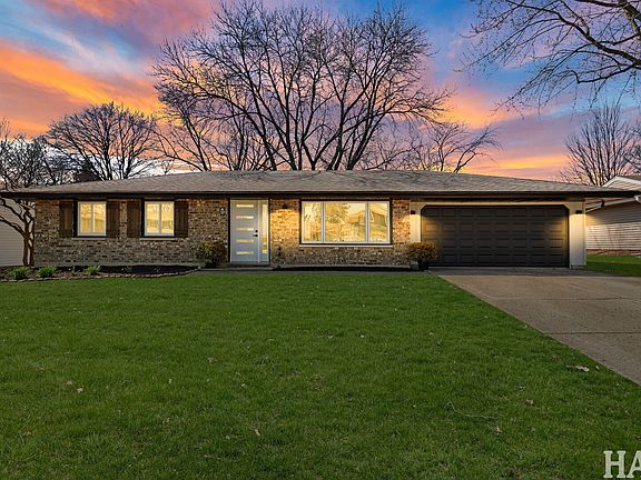 2nd image of 308 Wianno Ln