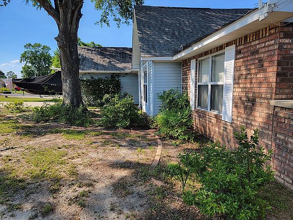 3rd image of 7910 Briaroak Dr