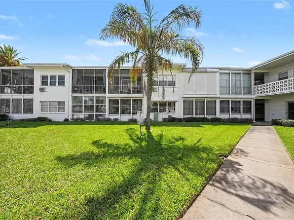 7050 Sunset Way APT 11, Saint Pete Beach, FL 33706