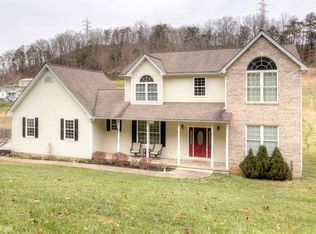 161 Silver St, Poca, WV 25159