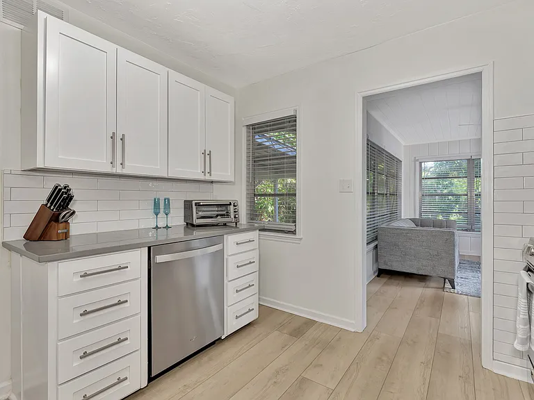 1726 Floyd St — Photo 20