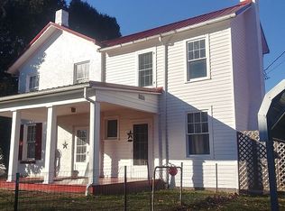 131 E Liberty Ave, McConnelsville, OH 43756