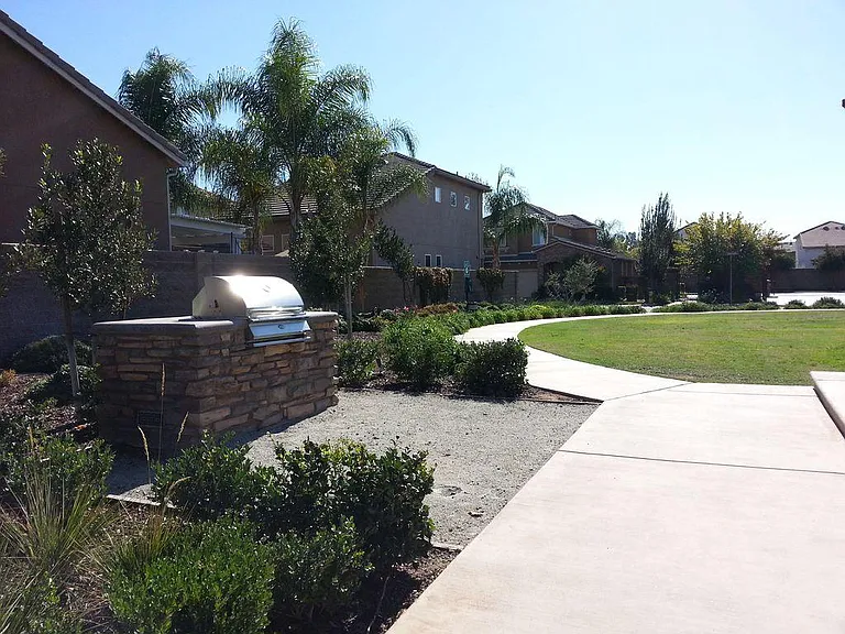 874 Joliet Ln — Photo 26
