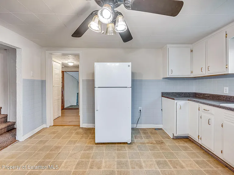 1020 Farber Ct — Photo 15
