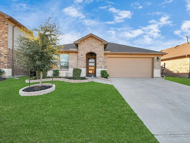 3947 Country Club Dr — Photo 42