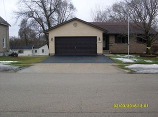 900 W Main St, Genoa, IL 60135