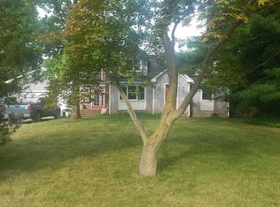 2 Quayle Ct, Huntington Station, NY 11746