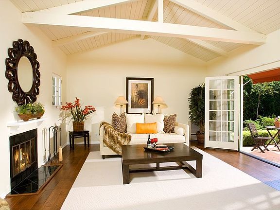 Spacious Living Room with fireplace