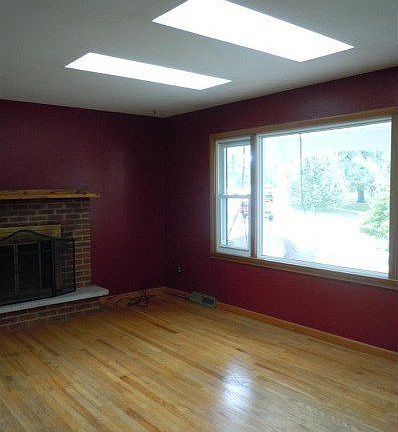 2nd image of 4728 Primrose Ln