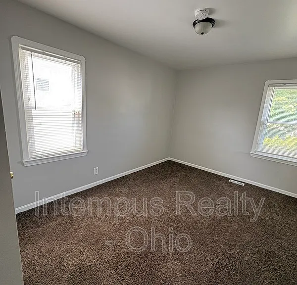 4106 E 153rd St — Photo 12