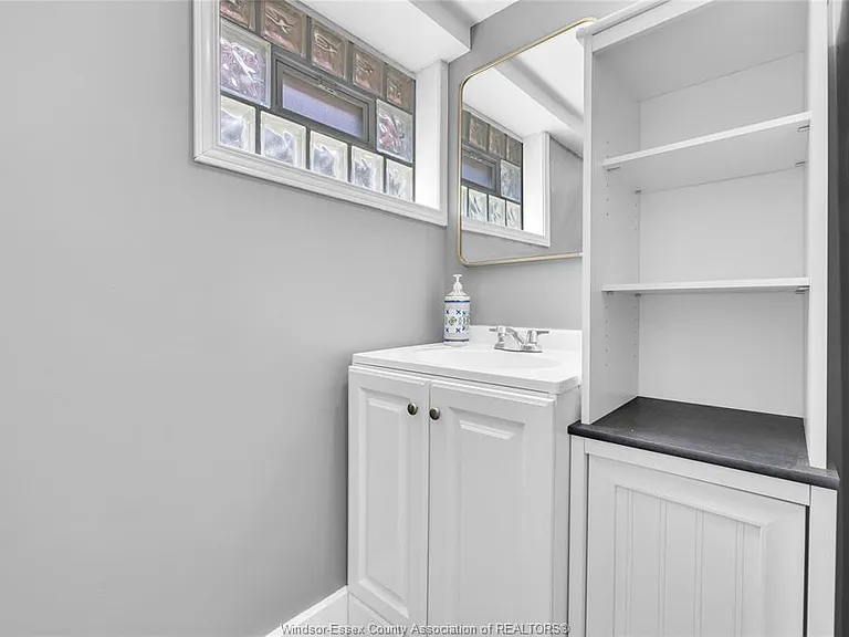 521 Windermere Rd — Photo 28