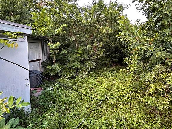 3rd image of 36 THOMAS Road