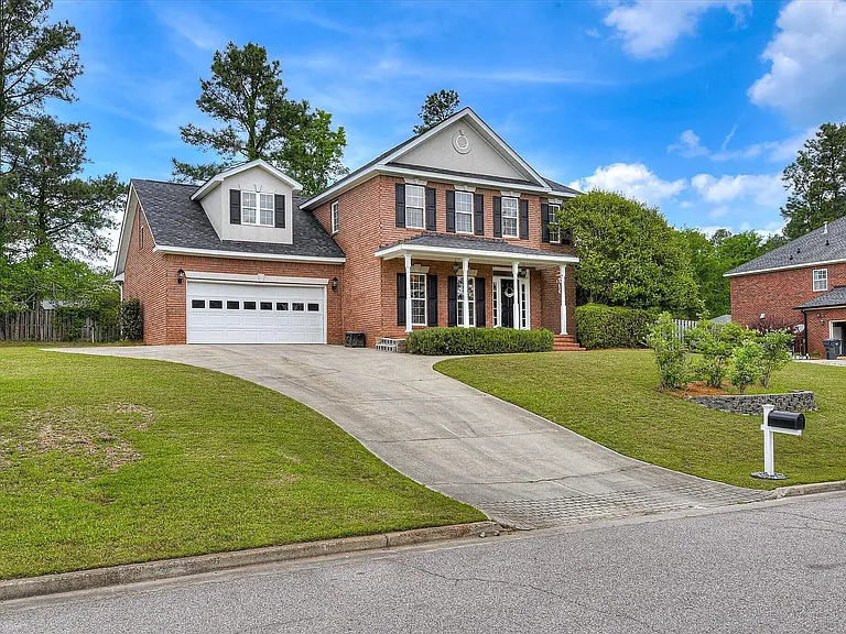 5755 Carriage Hills Dr — Photo 2