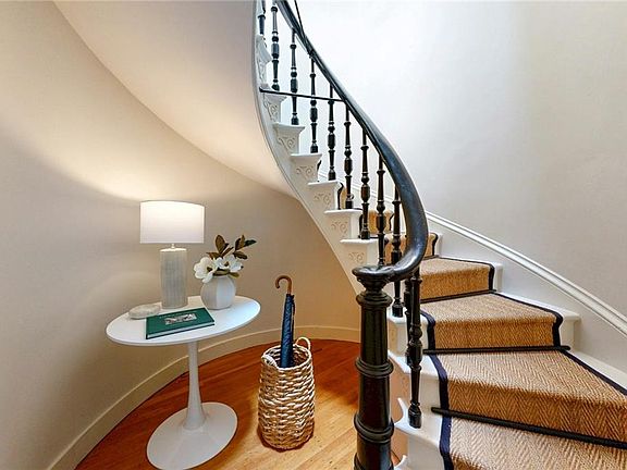 4th image of 367 Benefit St #7