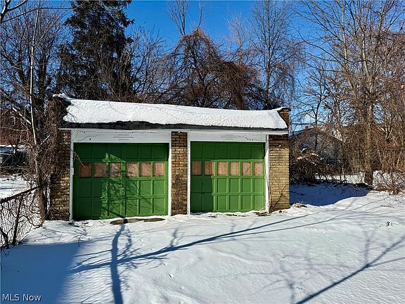2nd image of 15517 Kipling Ave