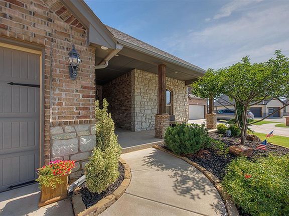 2nd image of 5009 SW 129th Ct