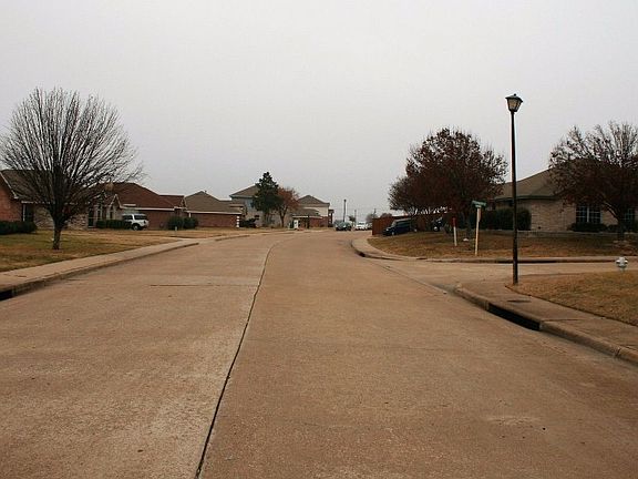 5th image of 1101 Mockingbird Ln