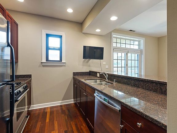 4th image of 4755 N Malden St APT 1S