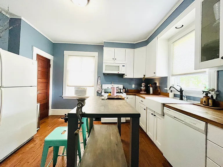 162-164 Anthony St #1 — Photo 6