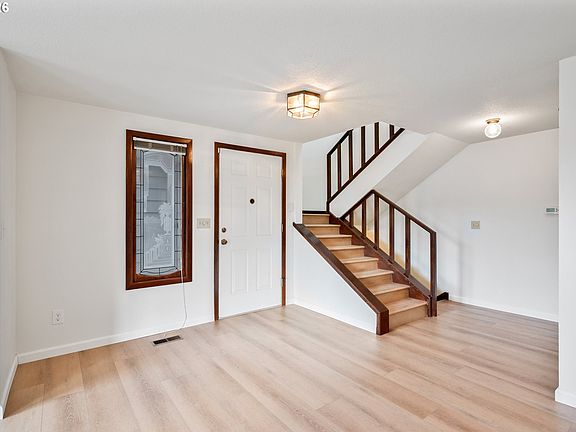 4th image of 1205 Holly St