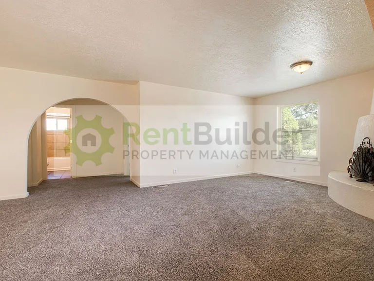 10101 La Paz Dr NW — Photo 9