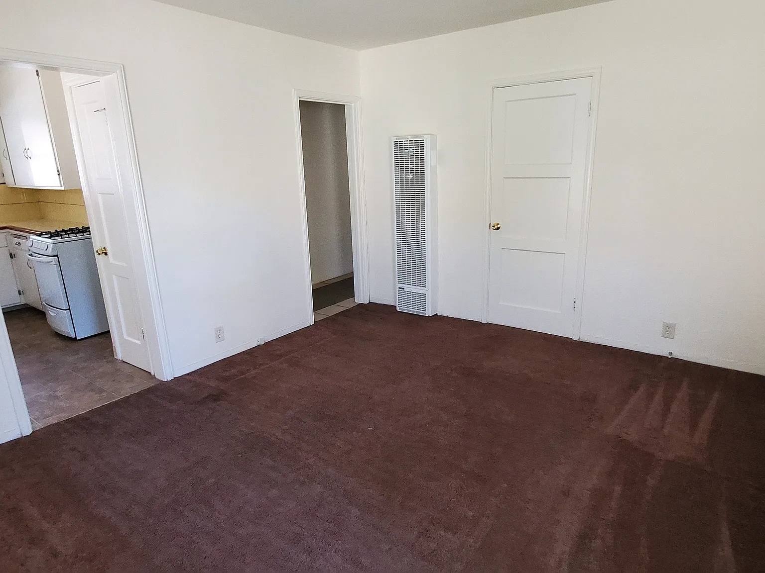 2 bed, 750 sqft, $1,900 — Photo 3