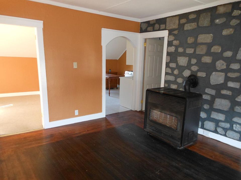 2nd image of 760 King Philip St #3W