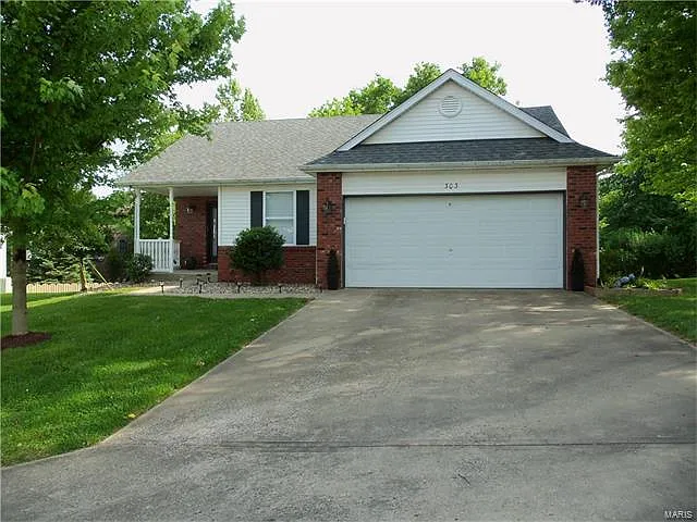 303 Bayside Ct photo 1