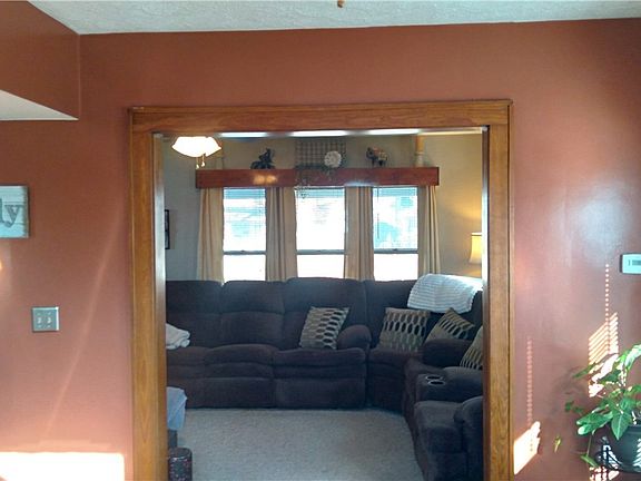 4th image of 1032 Tuscarawas Ave NW