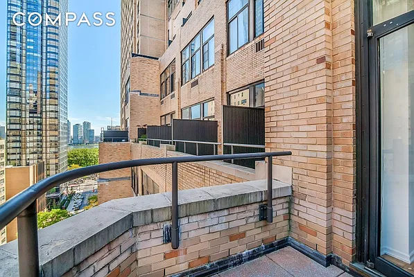 Sold by Compass | media 6
