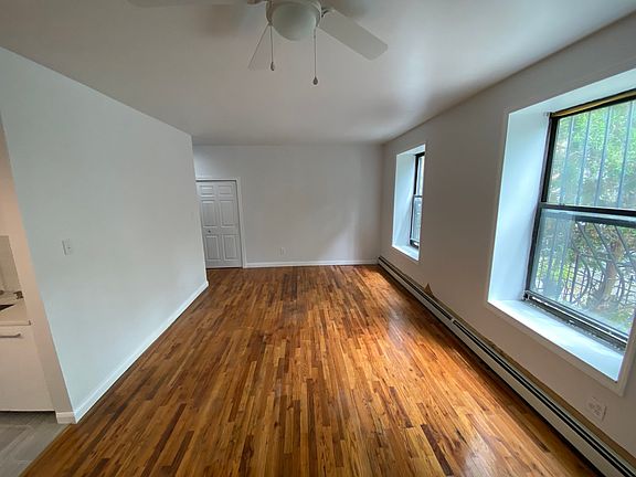 4th image of 149 Sterling St APT 1B