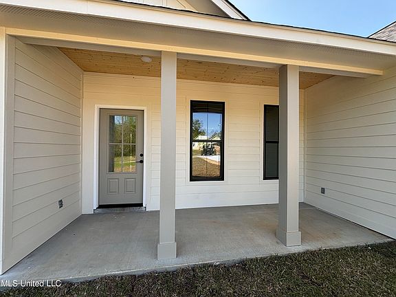 3rd image of 5 Governors Cir