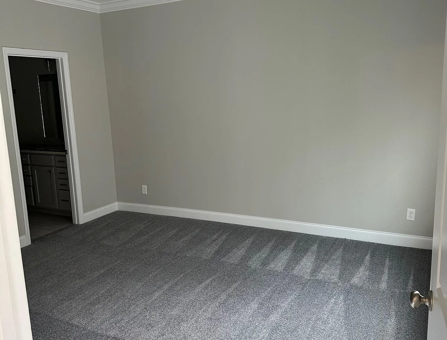 580 Bellingham Dr NE — Photo 4