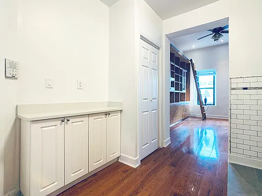 Rented by City Connections Realty | media 9